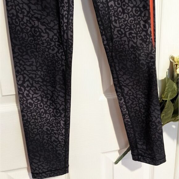 All Access Audio Leggings Snow Leopard Multi - Picture 5 of 8